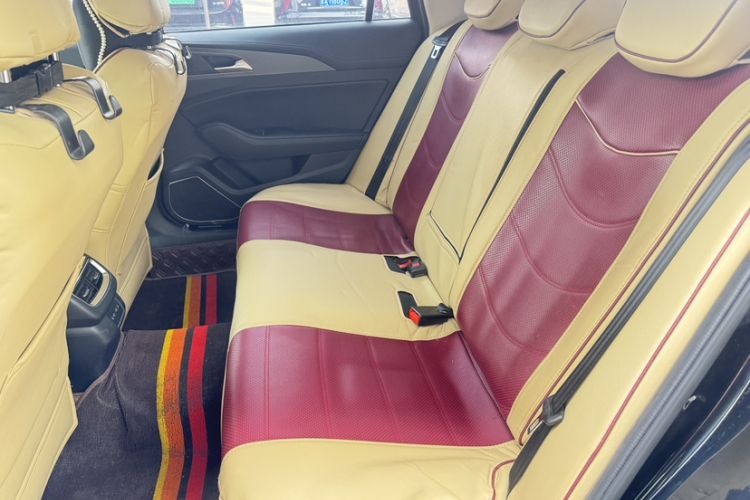 Used Hongqi H5 2022 Classic Model Facelift 1.8T Automatic Smart Connect Flagship Edition Interior 3