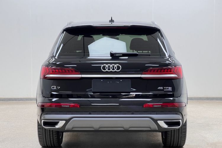 Used Audi Q7 2023 45 TFSI quattro S line Sport model