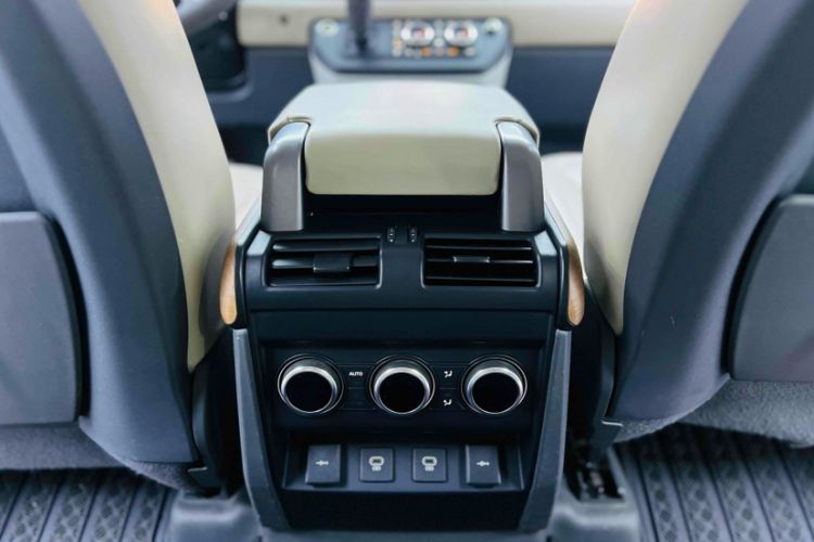 Used Land Rover Defender 2020 110 P400 Dark Special Edition Interior 3