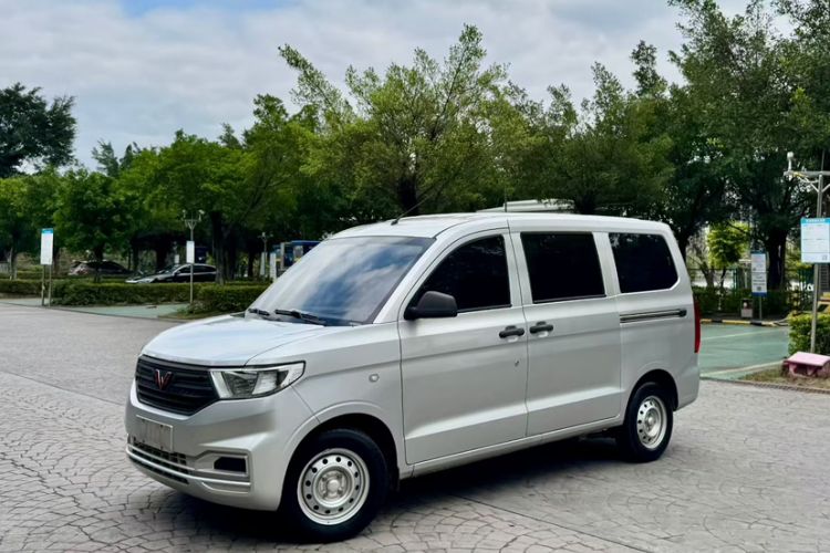 Used Wuling Hongguang V 2019 1.5L Jingqu Version China VI LAR