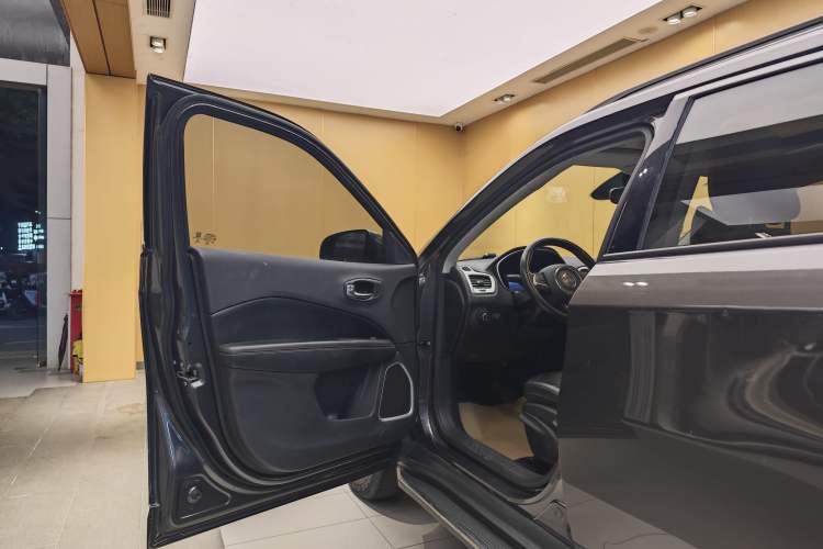 Used Jeep Compass 2017 200T Automatic Family Edition
