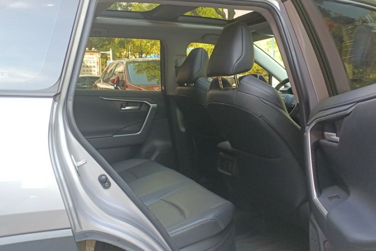 Used Toyota Wildlander 2023 Dual-Motor 2.5L E-CVT Four-Wheel Drive Prestige Edition
