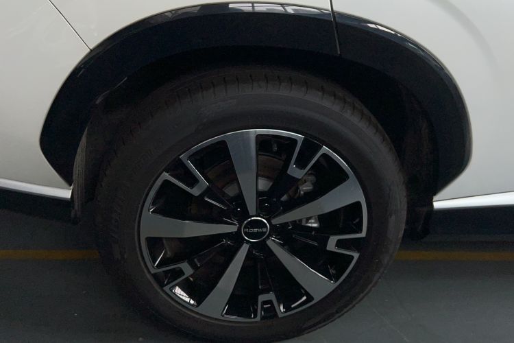 Used Roewe D5X DMH 2024 135 Tech Edition