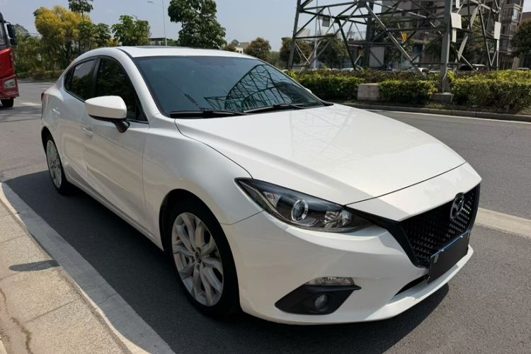 Used Mazda Mazda 3 Axela 2016 Sedan 2.0L Automatic Sport Model