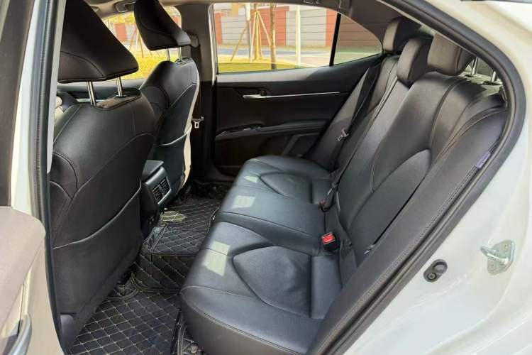 Used Toyota Camry 2023 2.0GVP Premier Edition Interior 3