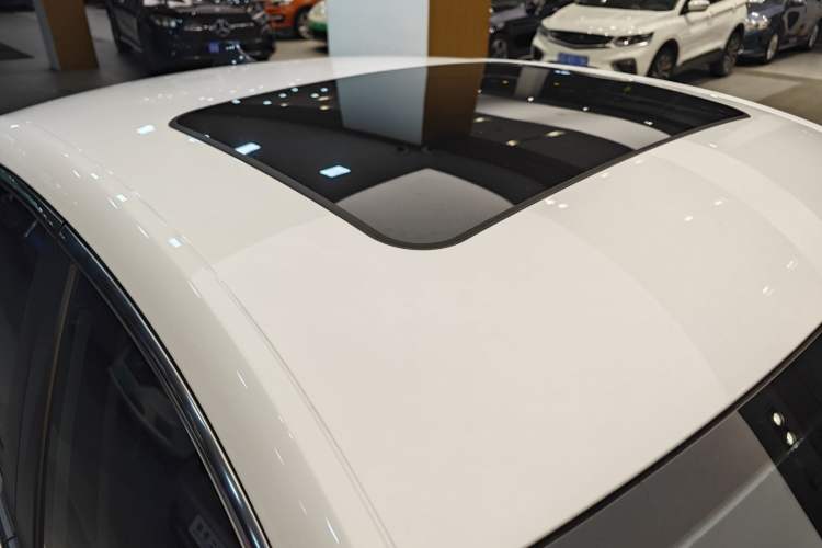 Used MG 5 2022 180 DVVT CVT Youth Luxury Edition
