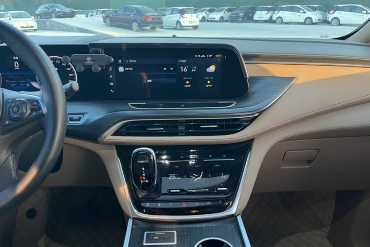 Used Buick GL8 2021 ES Land Cruiser 653T Luxury Edition