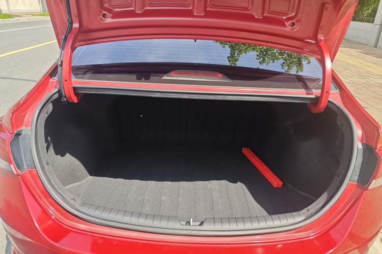 Used Hyundai Verna (new generation) 2016 1.4L Manual Cool Edition GLS Trunk