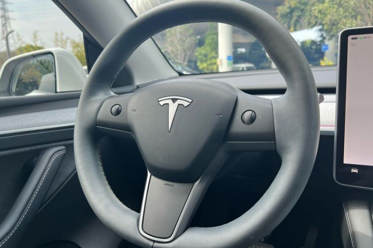Used Tesla Model Y 2024 Rear-Wheel-Drive Version