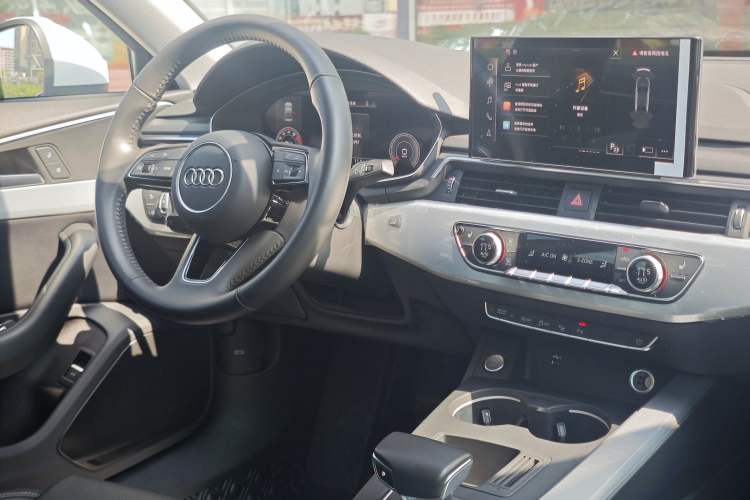 Used Audi A4L 2020 40 TFSI Luxury Dynamic Model Interior 3