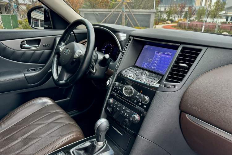 Used Infiniti QX70 2013 3.7L Standard Edition