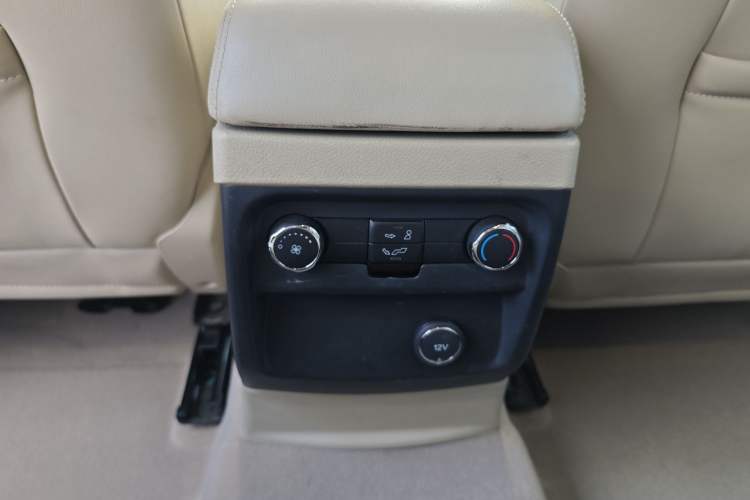 Used Ford Everest 2016 2.0T Gasoline Automatic 4x4 Luxury Edition