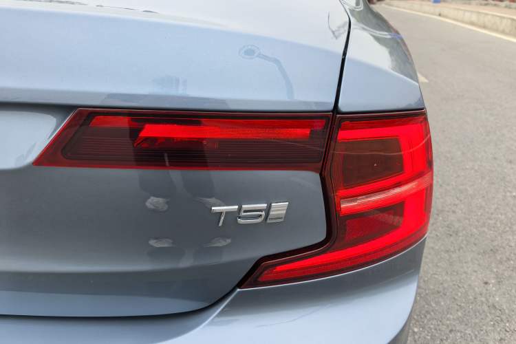 Used Volvo S90 2020 Facelift T5 Smart & Luxurious Edition