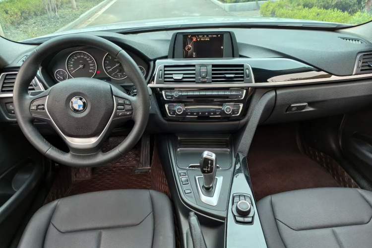 Used BMW 3 Series 2017 320Li Fashion Model
