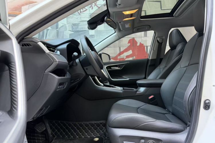 Used Toyota Wildlander 2022 2.0L CVT 4x4 Luxury PLUS Edition