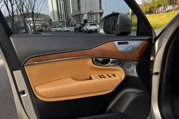 Used Volvo XC90 2015 T6 Prestige 7-Seater Interior 6