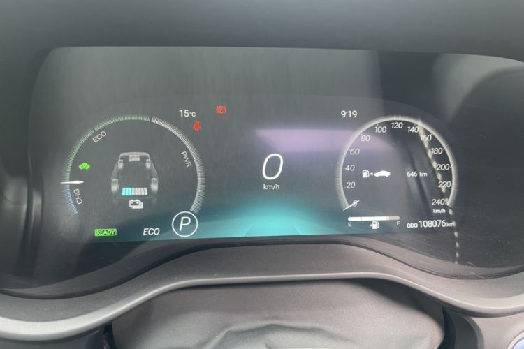 Used Toyota SIENNA 2021 2.5L Hybrid Platinum Edition Odometer Close Up