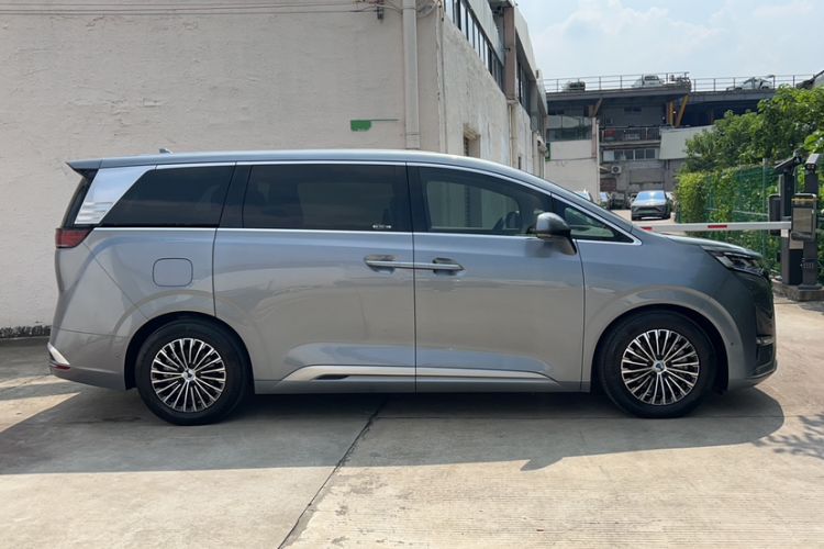 Used Denza D9 2022 DM-i 970 Four-Wheel Drive Flagship Model