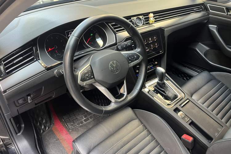 Used Volkswagen Magotan 2020 330TSI DSG Leading Model
