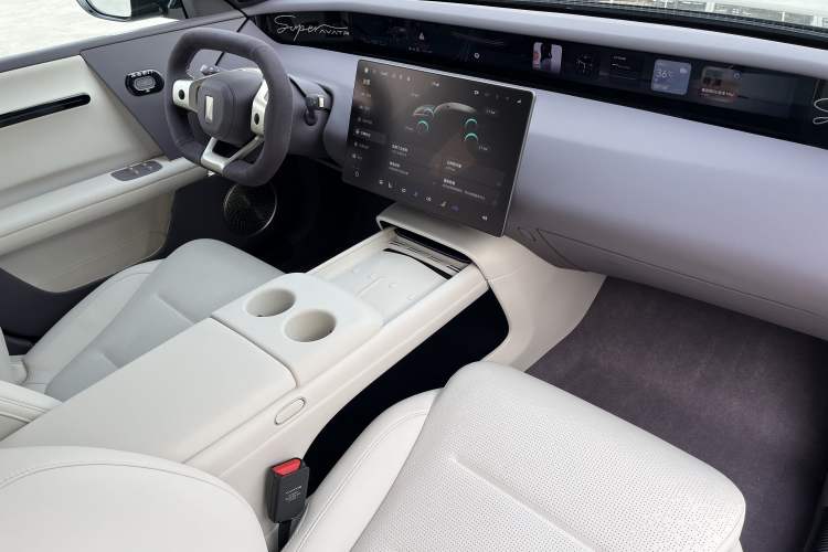 Used Avatr 06 2025 Max Extended-Range Edition
