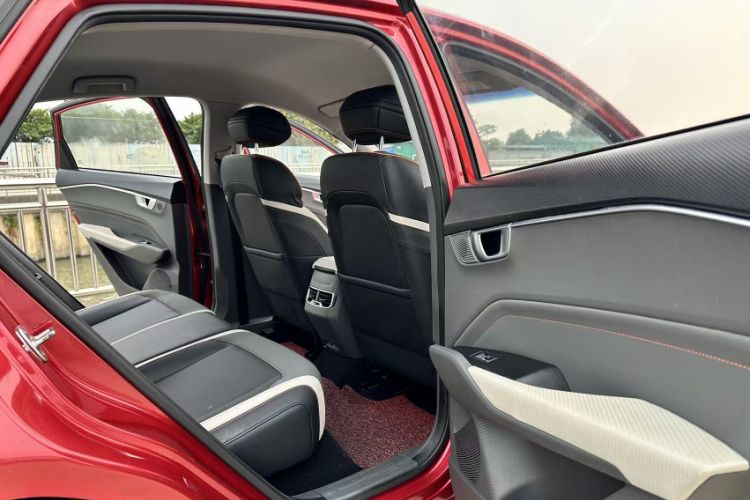 Used Baojun RC-6 2019 1.5T CVT 24-Hour Online Luxury Edition