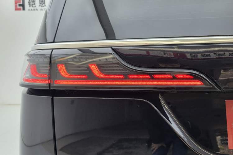 Used VOYAH Dream 2024 PHEV Extended-Range Premium Edition Exterior 6