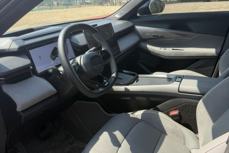 Used Lynk & Co 08 EM-P 2023 120km Long-Range Halo
