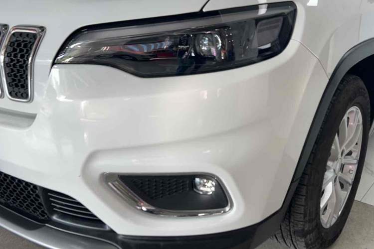 Used Jeep Cherokee 2020 2.0L Two-Wheel Drive Safety Upgrade Edition
