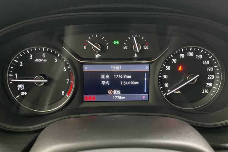 Used Buick Regal 2025 Model 25T Ultra-Enjoyment Edition Odometer Close Up