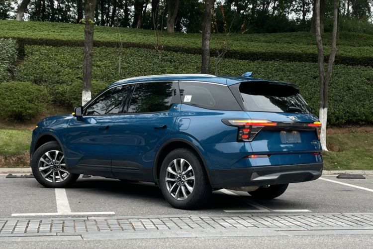 Used Ford Edge 2023 Ford Explorer L 2.0T EcoBoost Two-Wheel Drive 7-Seater Luxury Model