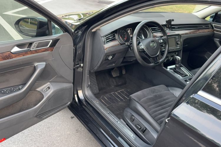 Used Volkswagen Magotan 2017 330TSI DSG Luxury Model Driver Seat