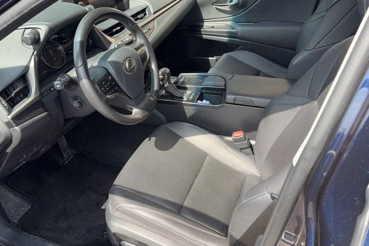 Used Lexus ES 2020 200 Excellence Edition
