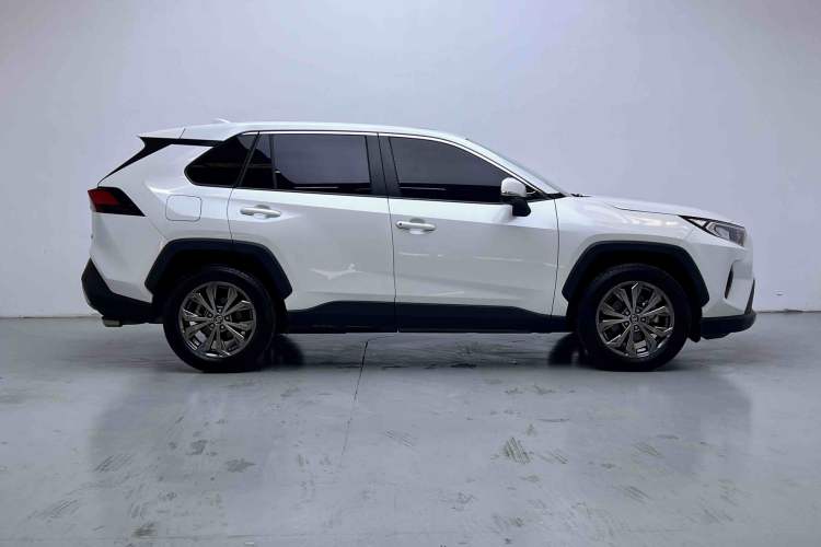 Used Toyota RAV4 2023 2.0L CVT Two-Wheel Drive Fashion Edition

