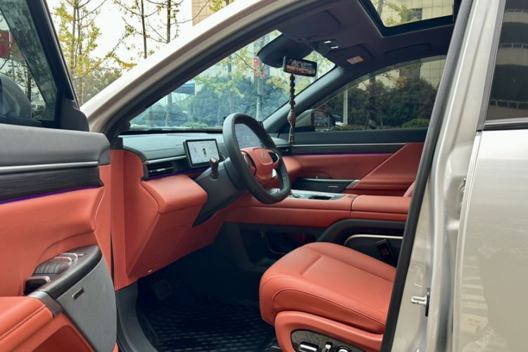 Used Dongfeng eπ eπ008 2024 210Max Range-Extended Version 6 Seats