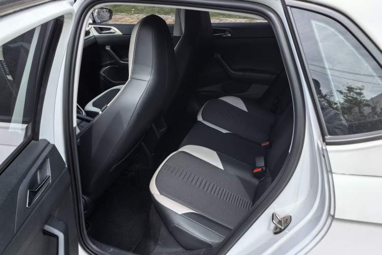 Used Volkswagen Polo 2019 Plus 1.5L Automatic Colorful Technology Edition Interior 3