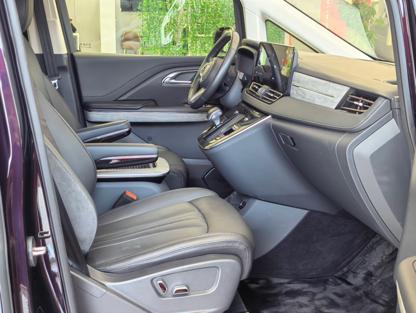 Hongqi HQ9 PHEV 2024 2.0T Four-Wheel Drive Business Edition — снимка 14