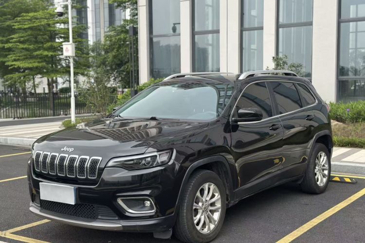 Used Jeep Cherokee 2019 2.0T Two-Wheel Drive Smart Enjoyment Version China V