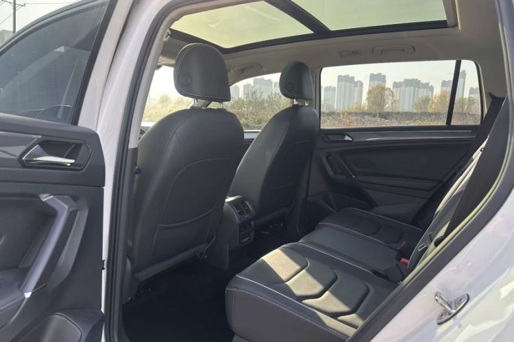 Used Volkswagen Tiguan L 2019 Restyled 330TSI Automatic Two-Wheel Drive R-Line Flagship Version China VI Standard