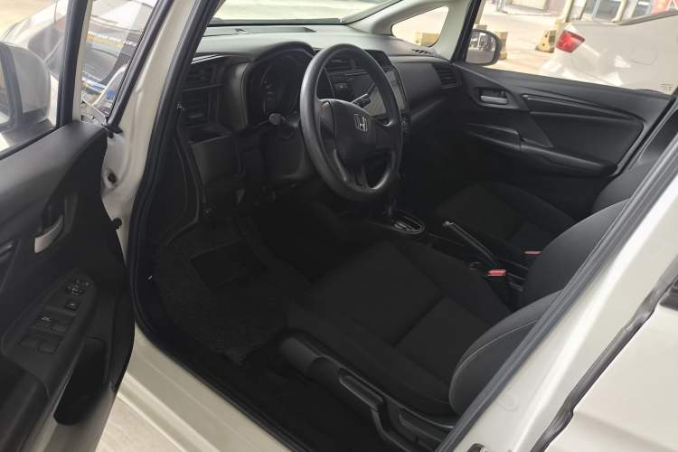 Used Honda Fit 2018 1.5L CVT Comfort Version Interior 6