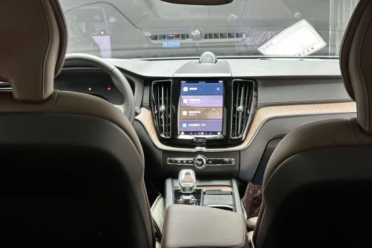 Used Volvo XC60 New Energy 2023 T8 Plug-in Hybrid Long-Range All-Wheel Drive Smart Luxury Edition