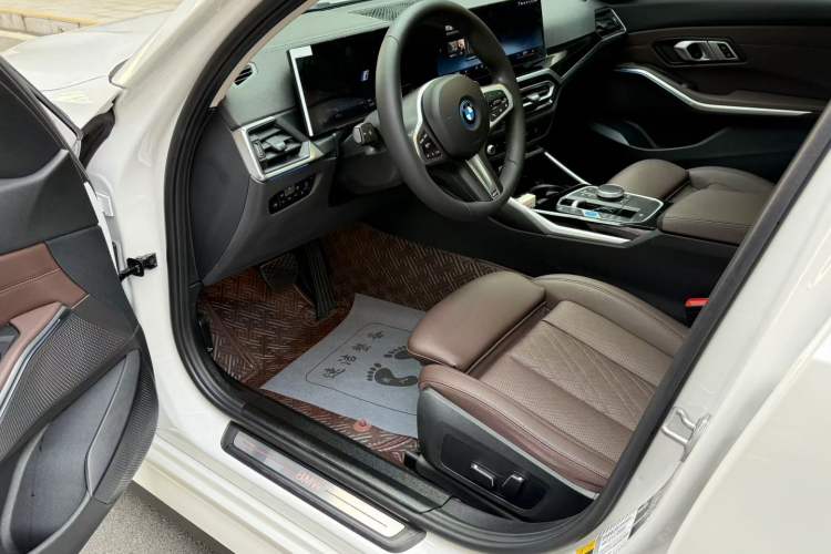 Used BMW i3 2024 eDrive 35 L Interior 3