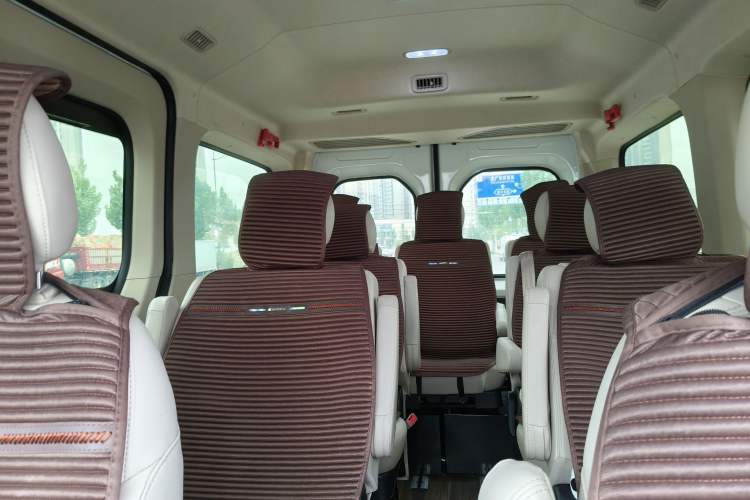 Used SAIC MAXUS Xintu V90 2022 2.0T Manual ZhiDa Rear-Drive Long Wheelbase High-Roof Single-Tire 9-Seater