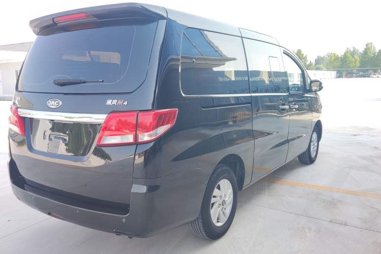 Used JAC Refine M4 2016 2.0L Manual Luxury Smart Version