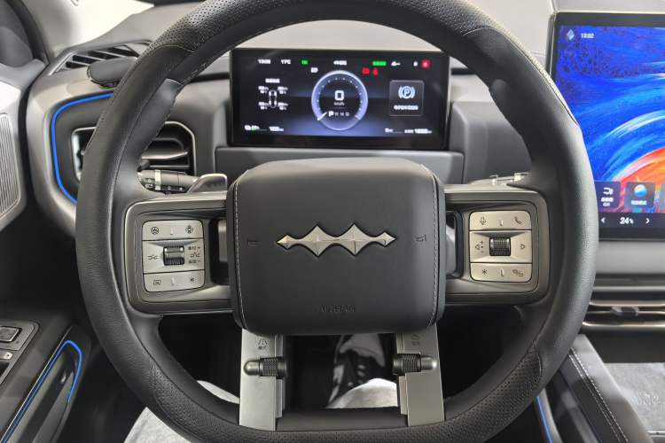 Used Formula Leopard Titanium 3 2025 501 km All-Wheel Drive Intelligent Driving Max Edition
