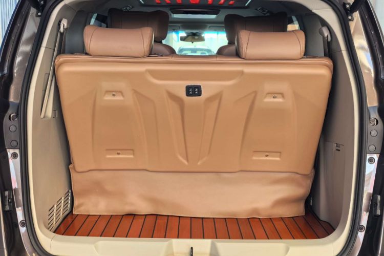 Used Buick GL8 2021 Land Cruiser Executive Class 652T Comfort Model Interior 9