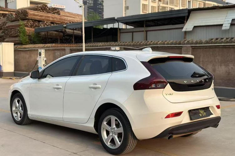 Used Volvo V40 2018 T3 Smart Edition
