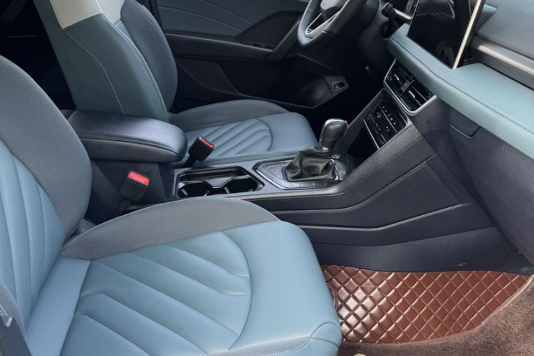 Used Volkswagen Tharu 2023 300TSI Two-Wheel-Drive Full Moon Edition Interior 8