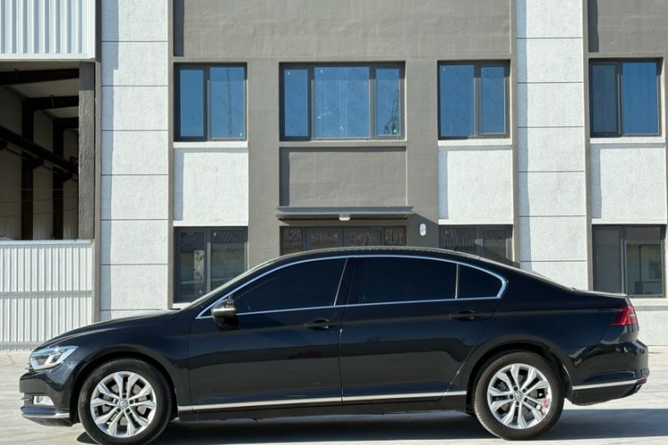 Used Volkswagen Magotan 2019 330TSI DSG Luxury Version China VI Standard Exterior 4