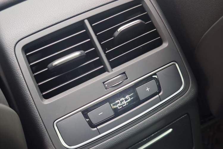 Used Audi A4L 2020 40 TFSI Luxury Dynamic Model Interior 4