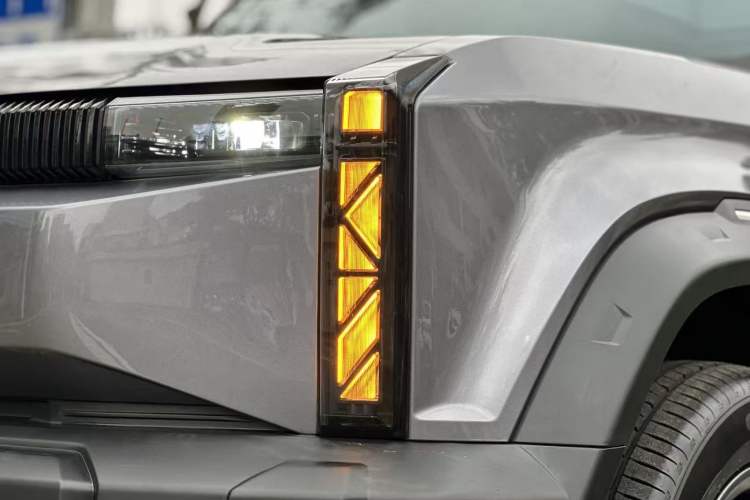 Used iCAR 03 2024 401km Two-Wheel Drive Executive Edition Exterior 6